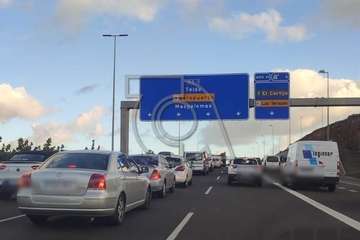  Una colisión entre una moto y un coche, a la altura de Las Terrazas, congestiona de nuevo la GC-1/TA.